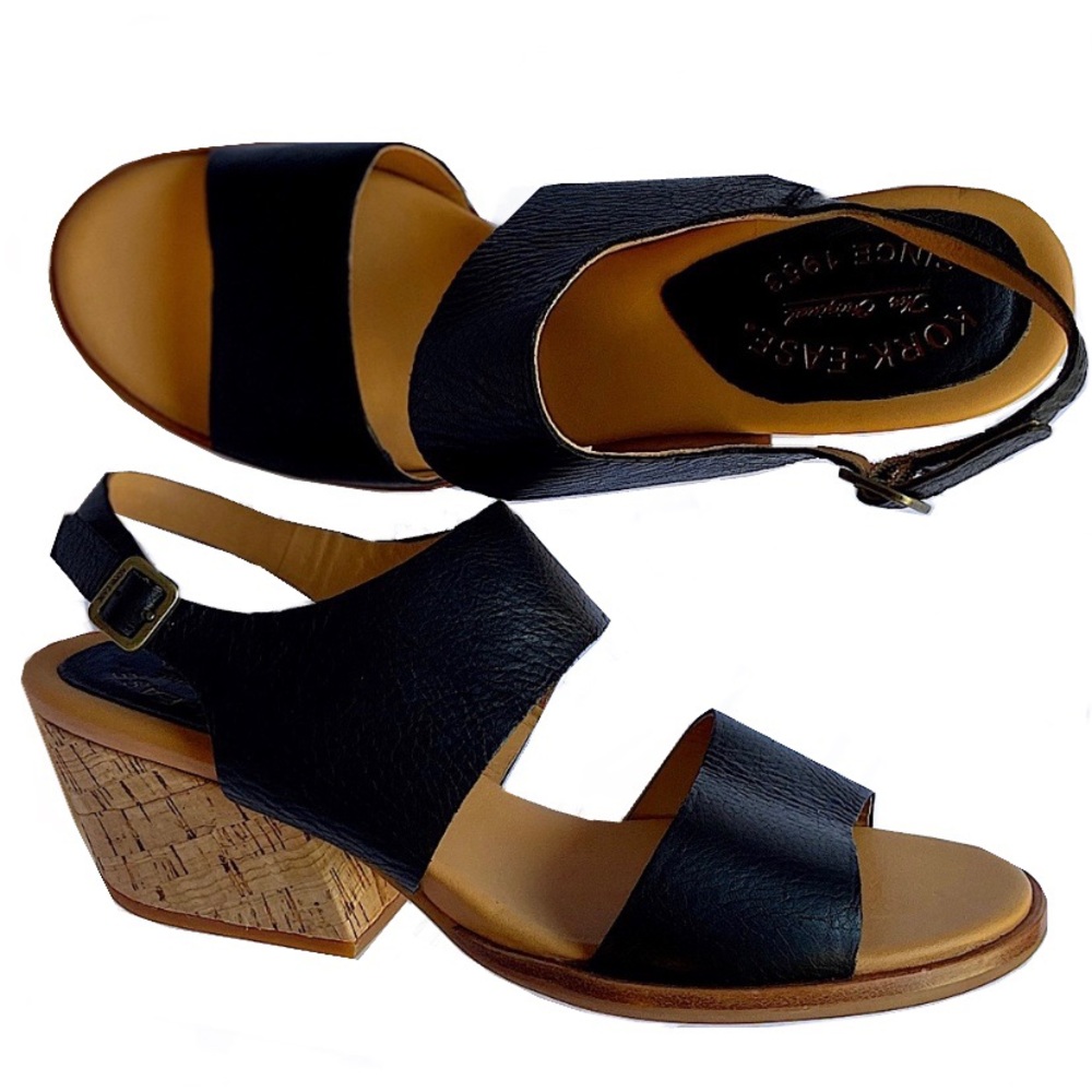 NWOT Kork-Ease Black Leather Chunky Heel Vienna